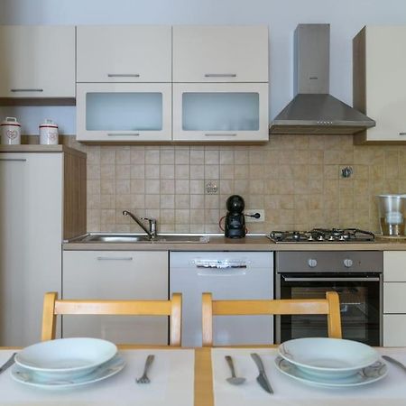 Apartment Sunce Пула Екстериор снимка