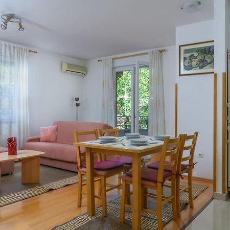 Apartment Sunce Пула Екстериор снимка