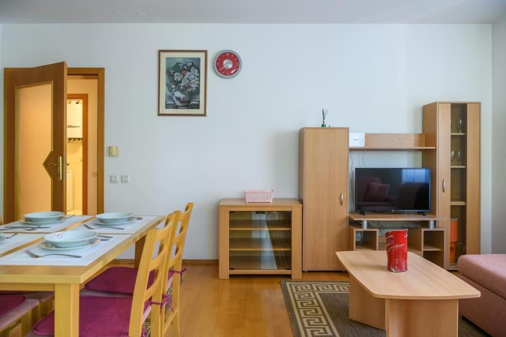 Apartment Sunce Пула Екстериор снимка