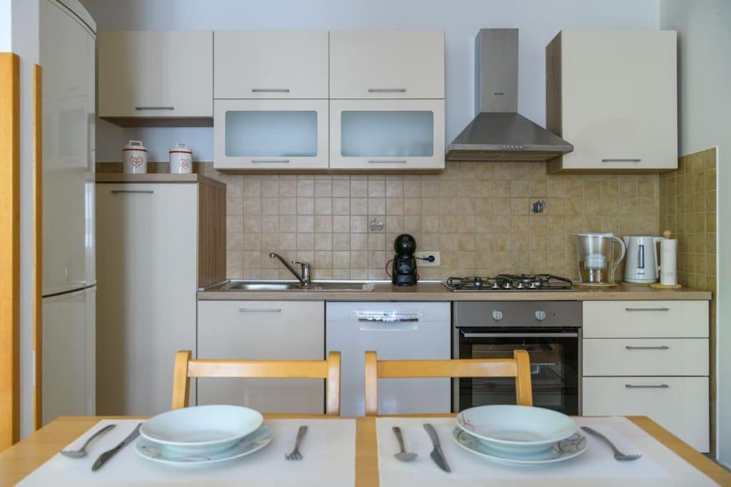 Apartment Sunce Пула Екстериор снимка