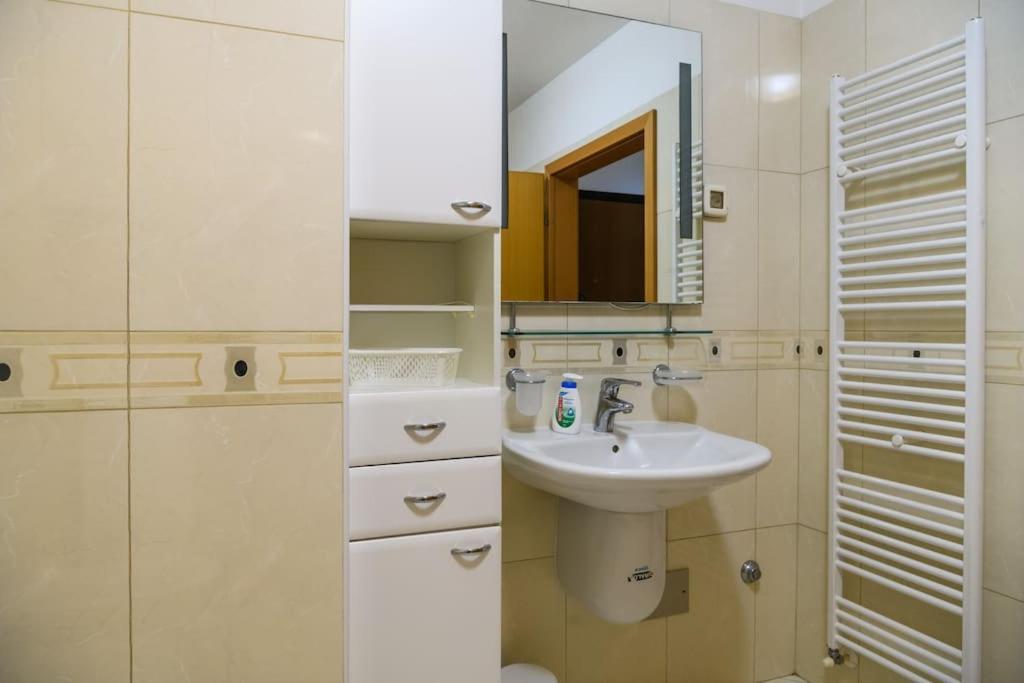 Apartment Sunce Пула Екстериор снимка