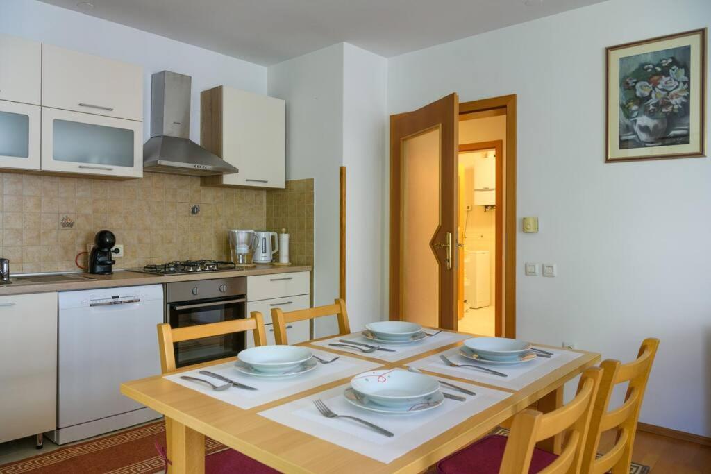 Apartment Sunce Пула Екстериор снимка